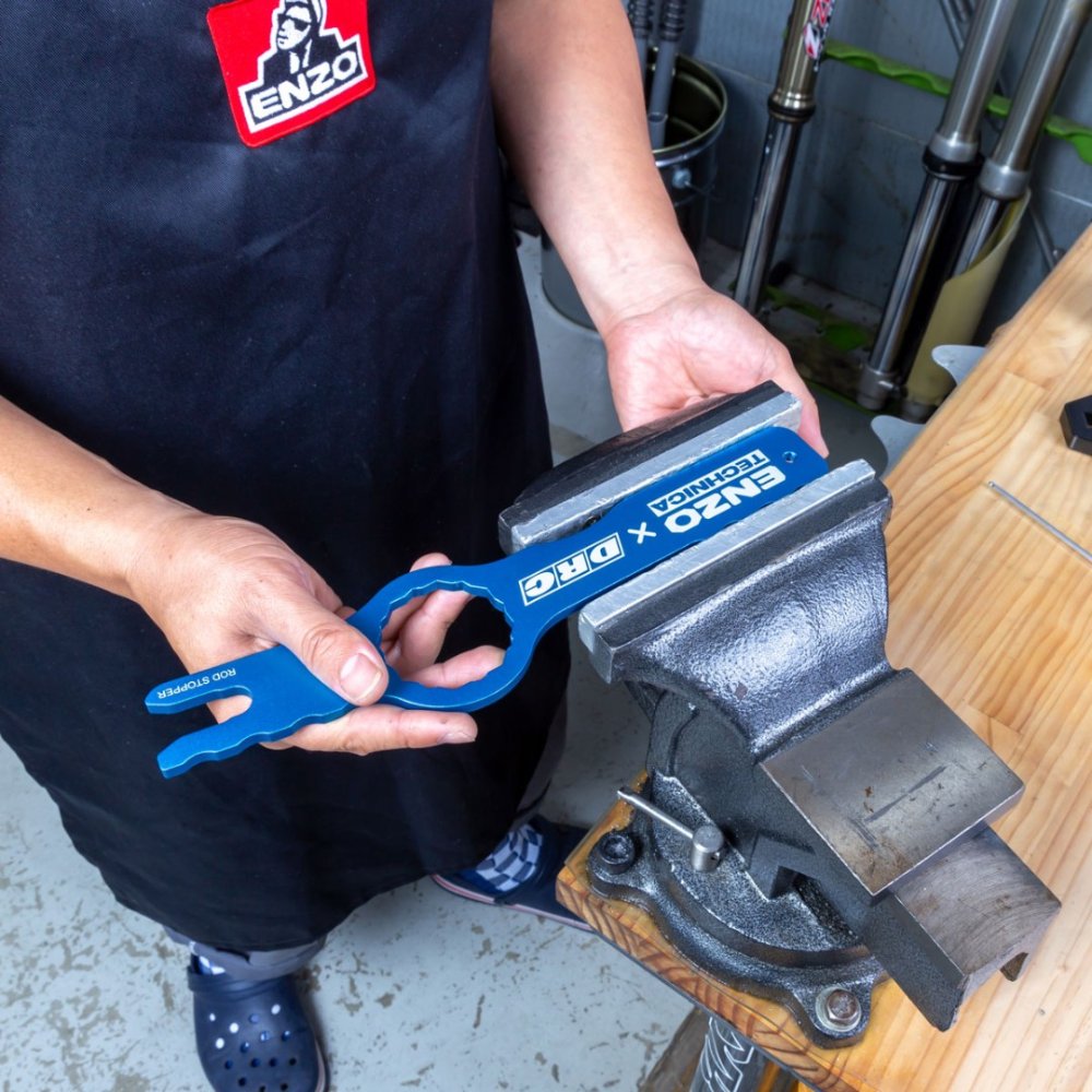 Llave de desmontaje tapón de horquilla Showa/KYB Spiner