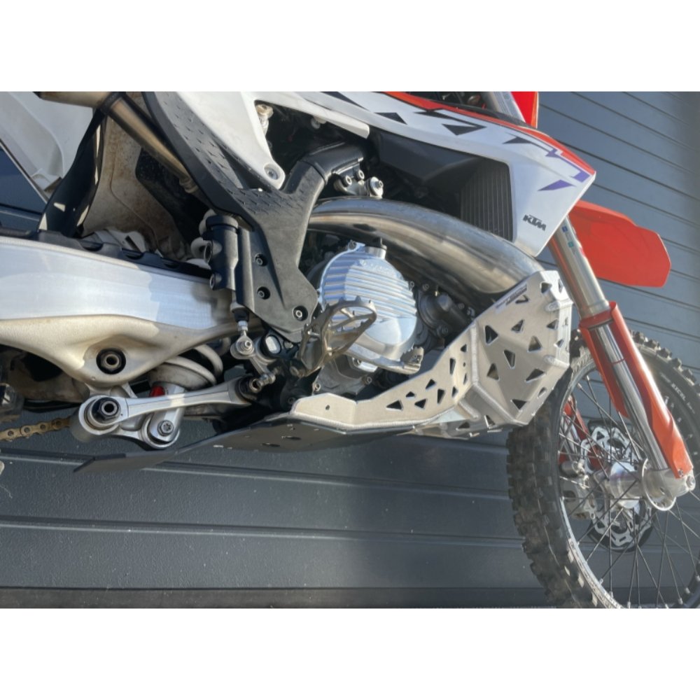 Cubrecárter enduro con protección de escape 2T KTM/Husqvarna/Gas Gas 24-25