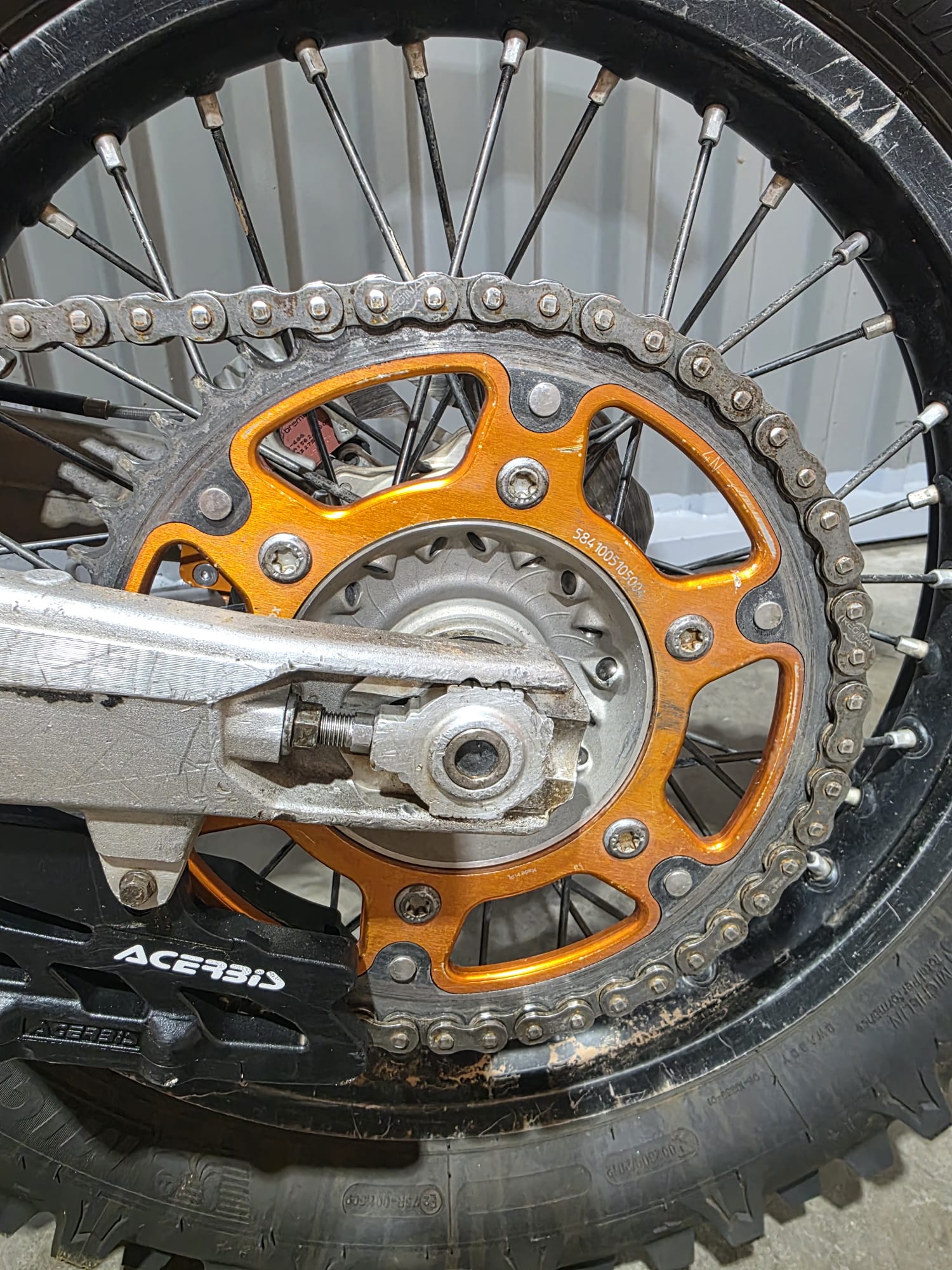 Kit de arrastre para moto de enduro con cadena, piñón y corona