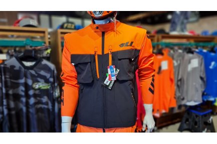 Cazadora de Enduro UFO Taiga, calidad, tecnología y practicidad