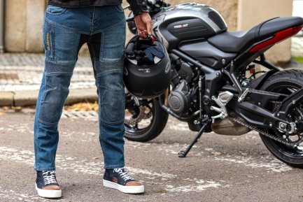 Trilobite Parado Circuit, un vaquero de moto con certificación AAA