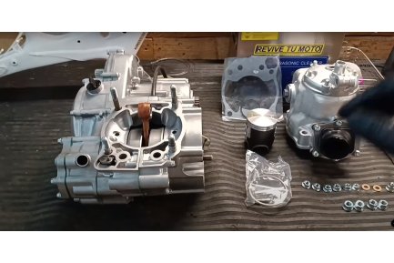 Restaurando una Honda CR 250 R 1993 - Capítulo 9 - Cilindro y pistón Restaurando una Honda CR 250 R 1993 - Capítulo 9 - Cilindro y pistón