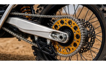 Desarrollos originales de motos de enduro y motocross: piñón, corona y cadena por modelo