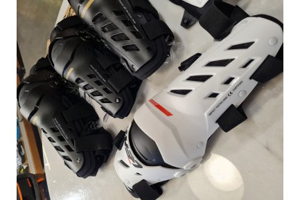 Las rodilleras Leatt Dual Axis