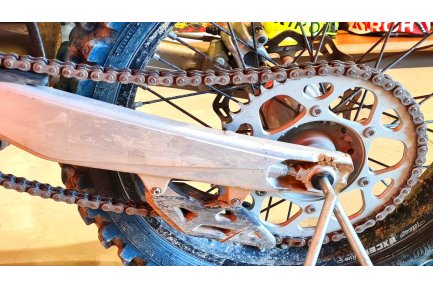 La importancia del cuidado de la cadena de tu moto La importancia del cuidado de la cadena de tu moto
