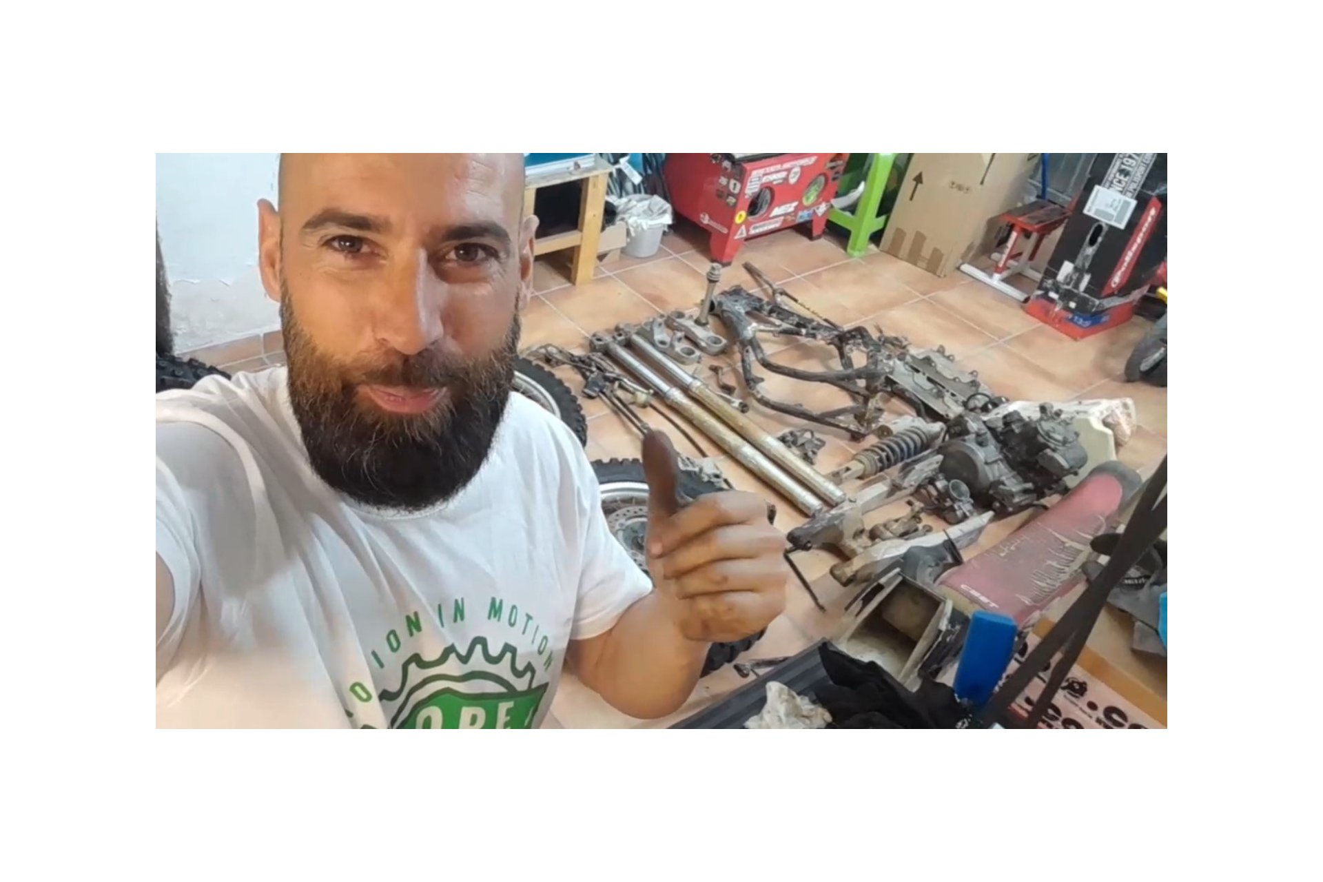 Restaurando una Honda CR 250 R de 1993 - Capítulo 1 - Desmontaje